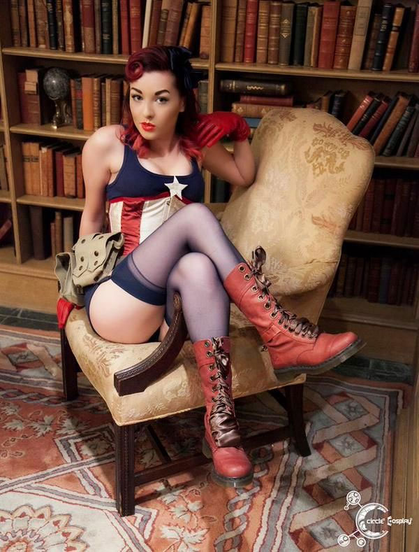 Cosplay Captain America version Pin-Up