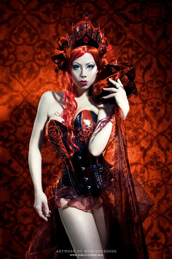 Cosplay sexy de la Reine de Coeur