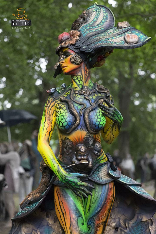 Du cosplay body painting