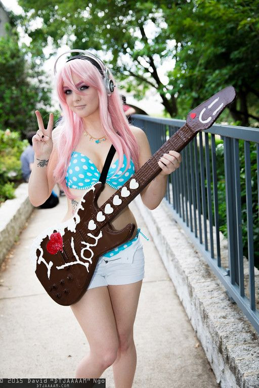 De jolis cosplays de Super Sonico
