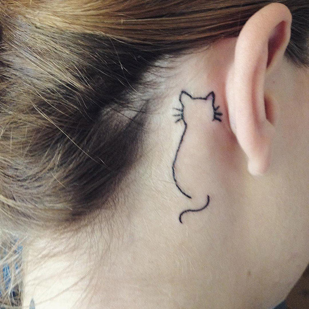 Des idées de tatouages de chats simples 
