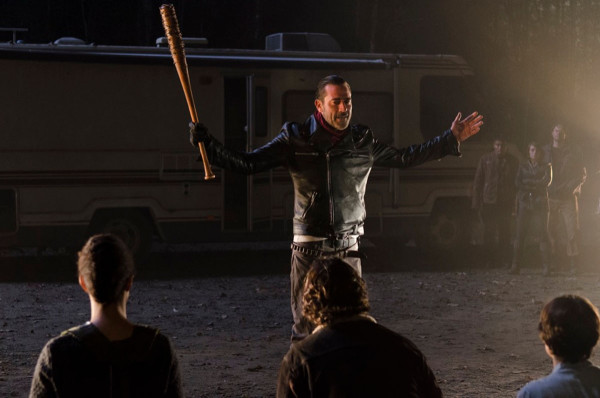 Qui est mort à la fin de la saison de The Walking Dead ?