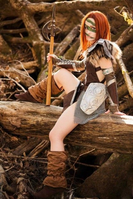 Cosplay sexy d'Aela la Chasseuse