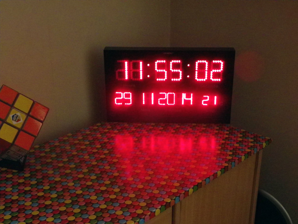 Horloge murale à LED